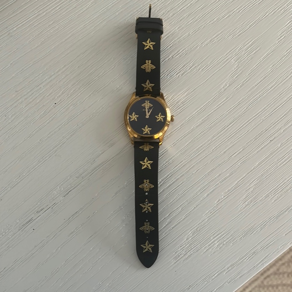 Gucci bee star watch